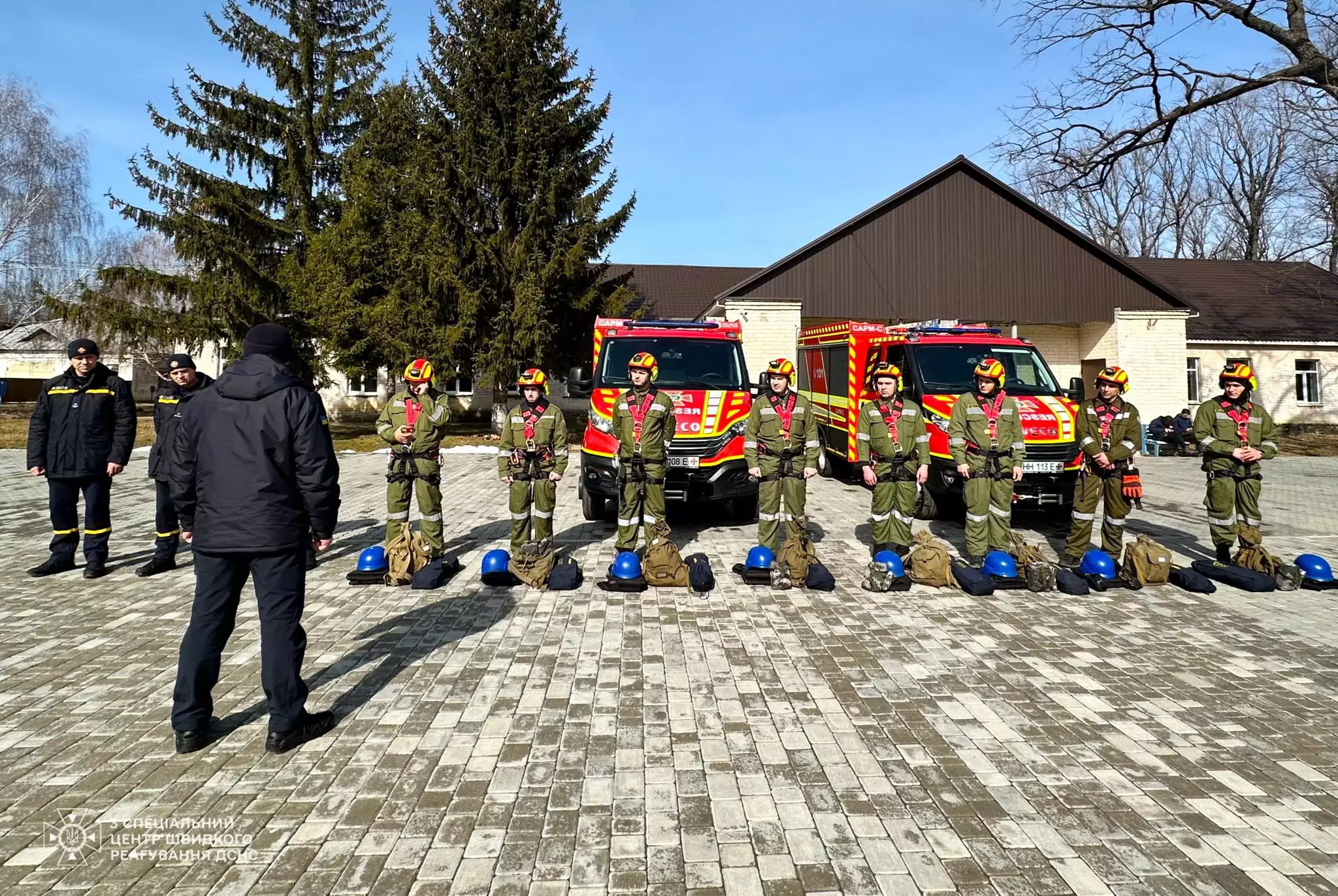 6 березня рятувальники-верхолази вирушили до Київської області