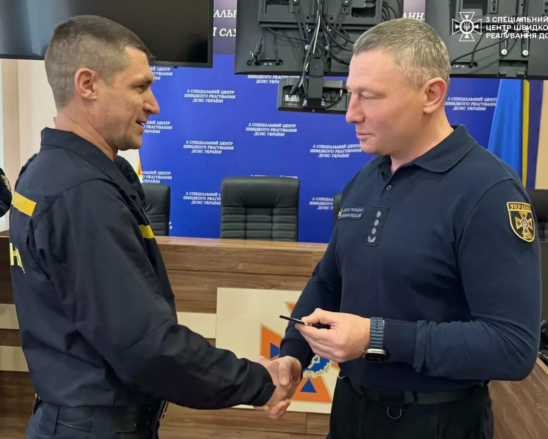 Рятувальники 3 Спеціального ценру отримали спеціальні звання служби цивільного захисту