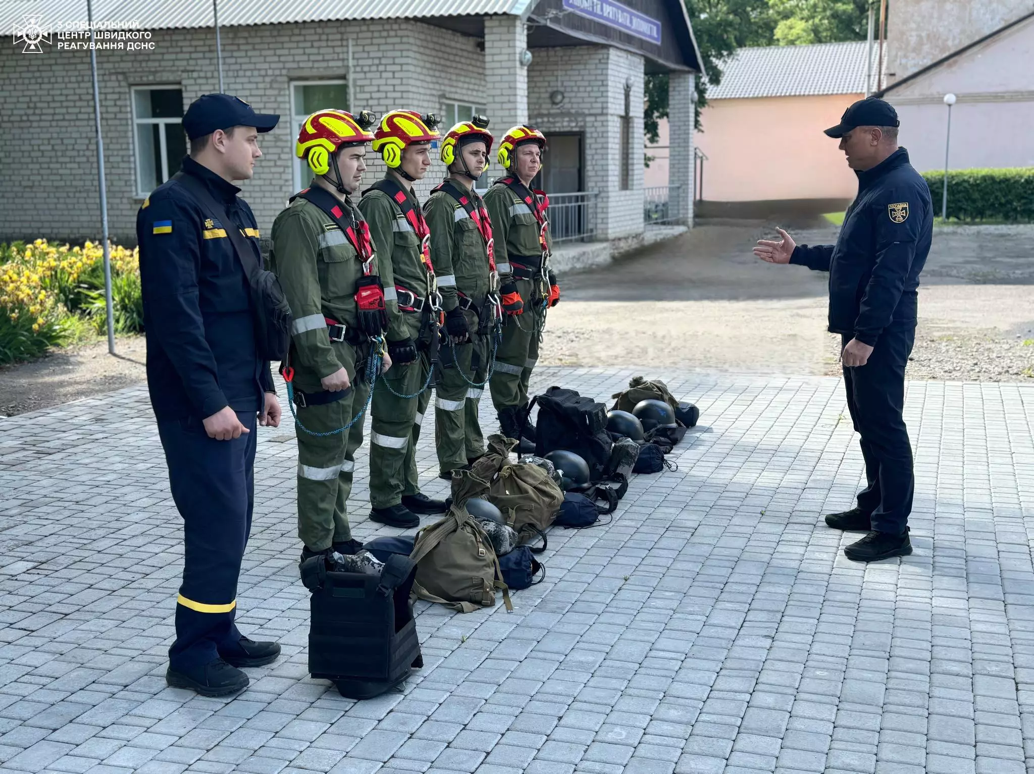 Заступник начальника 3 Спеціального центру швидкого реагування ДСНС України провів інструктаж для особового складу перед черговою ротацією на Харківщину