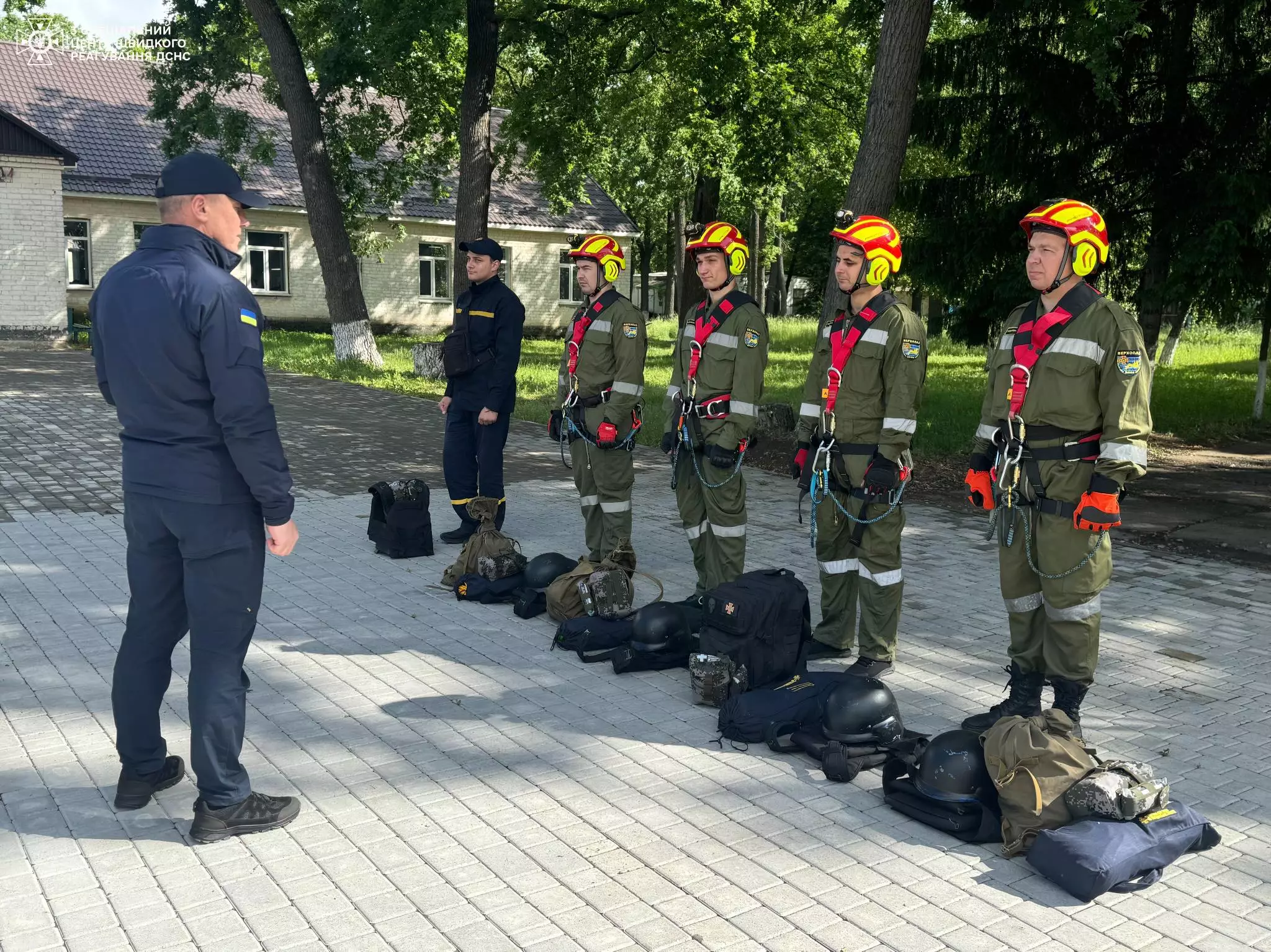 Рятувальники 3 Спеціального центру швидкого реагування ДСНС України вирушили до Харківської області для виконання завдань за призначенням 