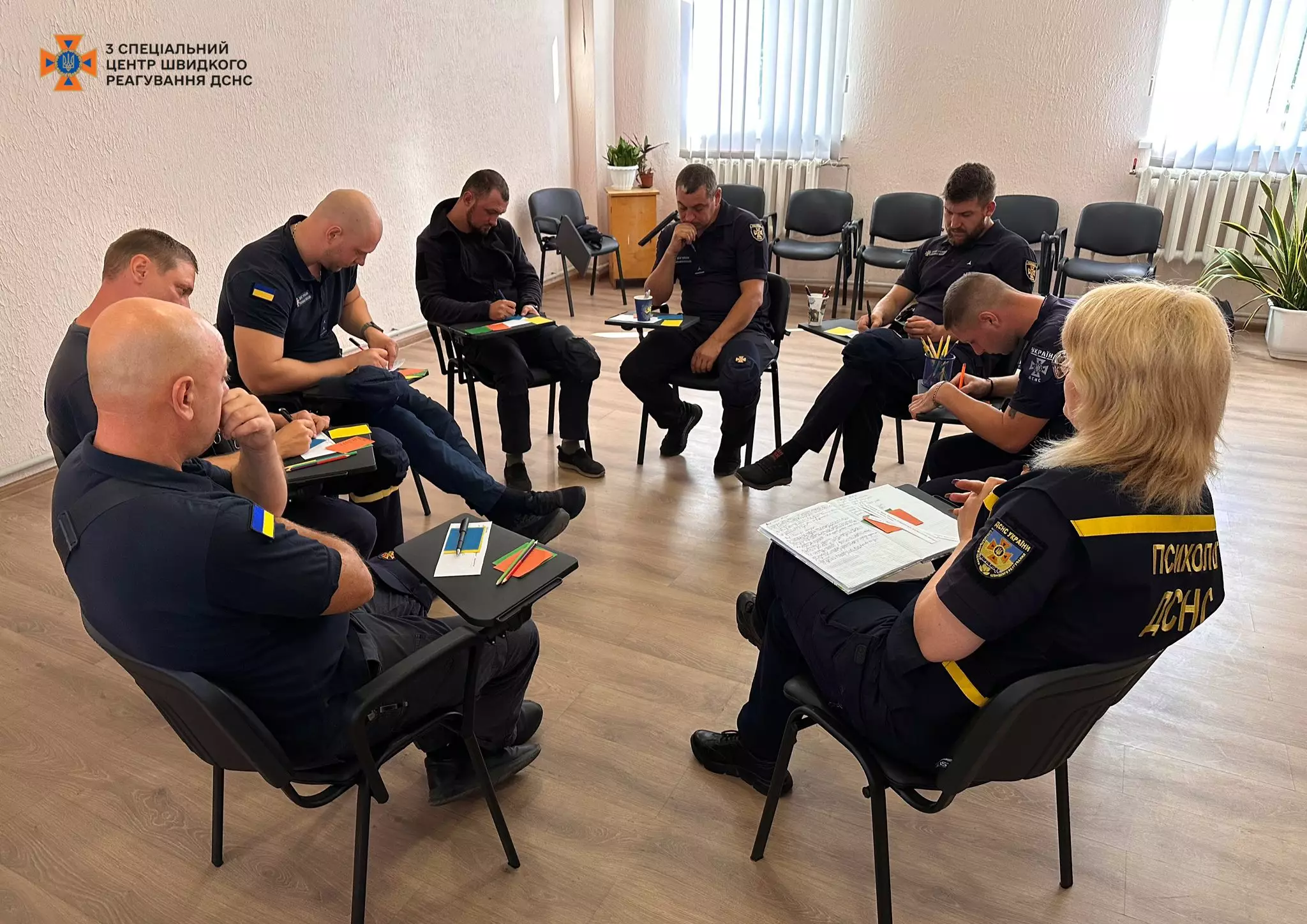 Заняття психологині Центру із піротехніками