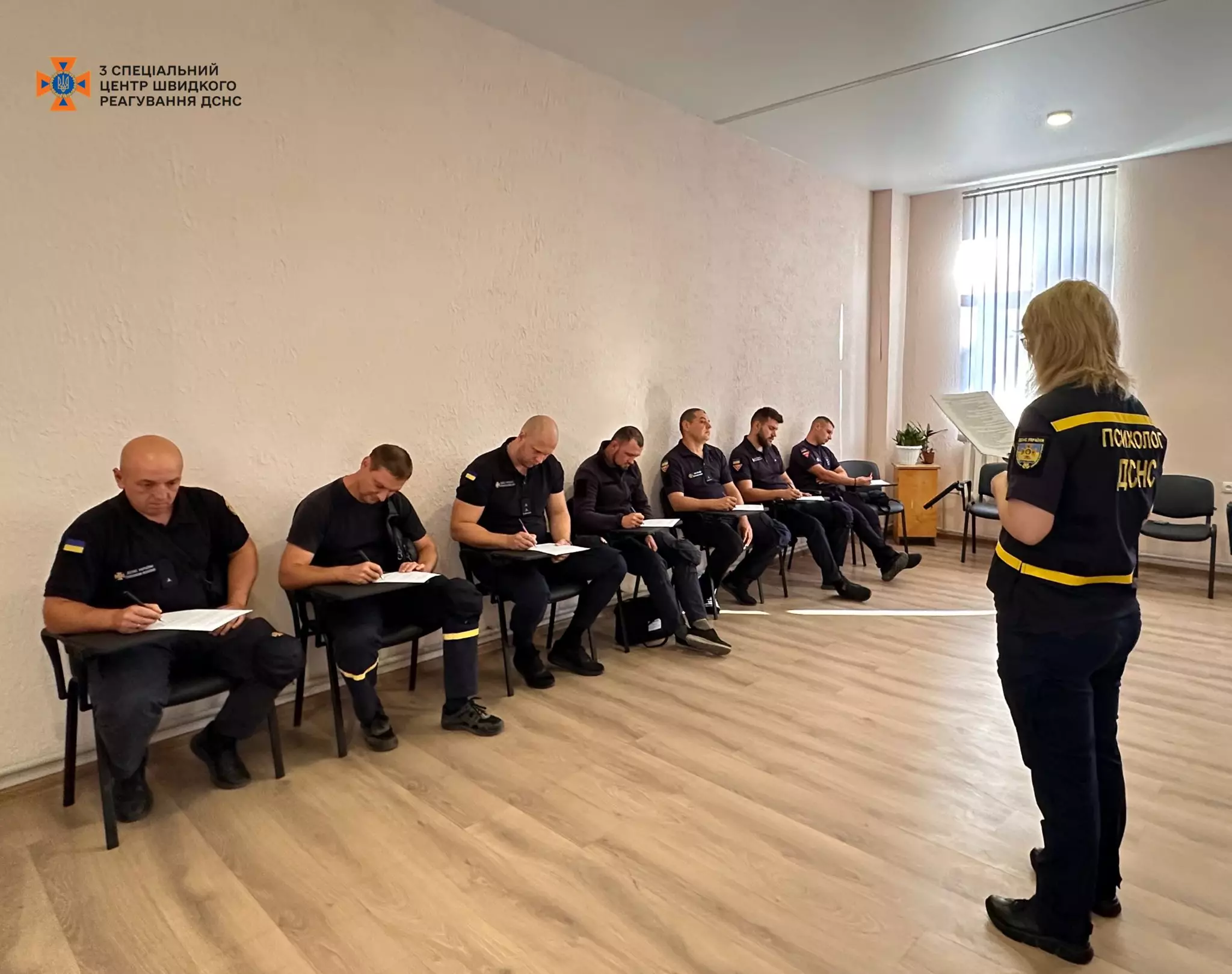 Психологиня зустрілась із саперами перед ротацією