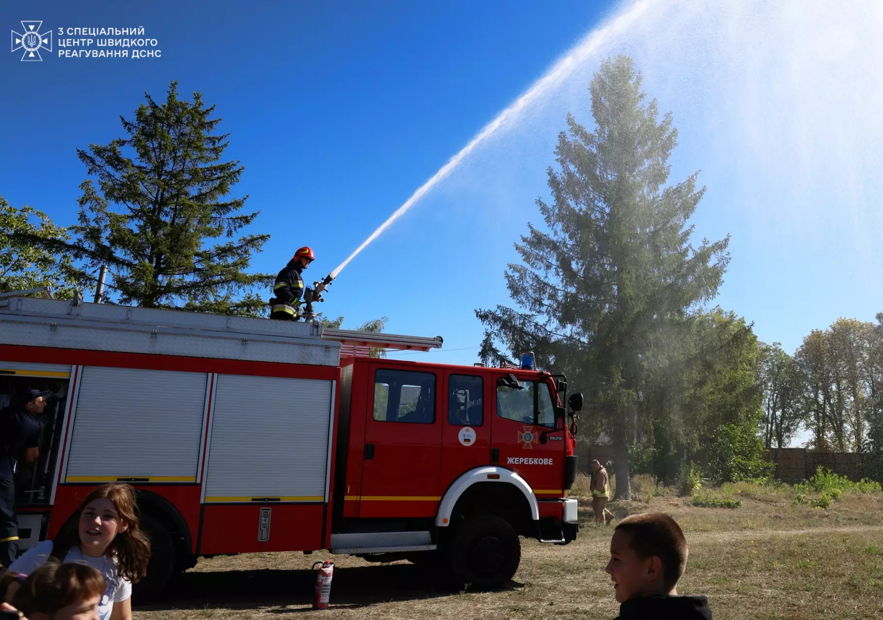 Рятувальники 3 Спеціального центру провели акцію для учнів "Запобігти. Врятувати. Допомогти""