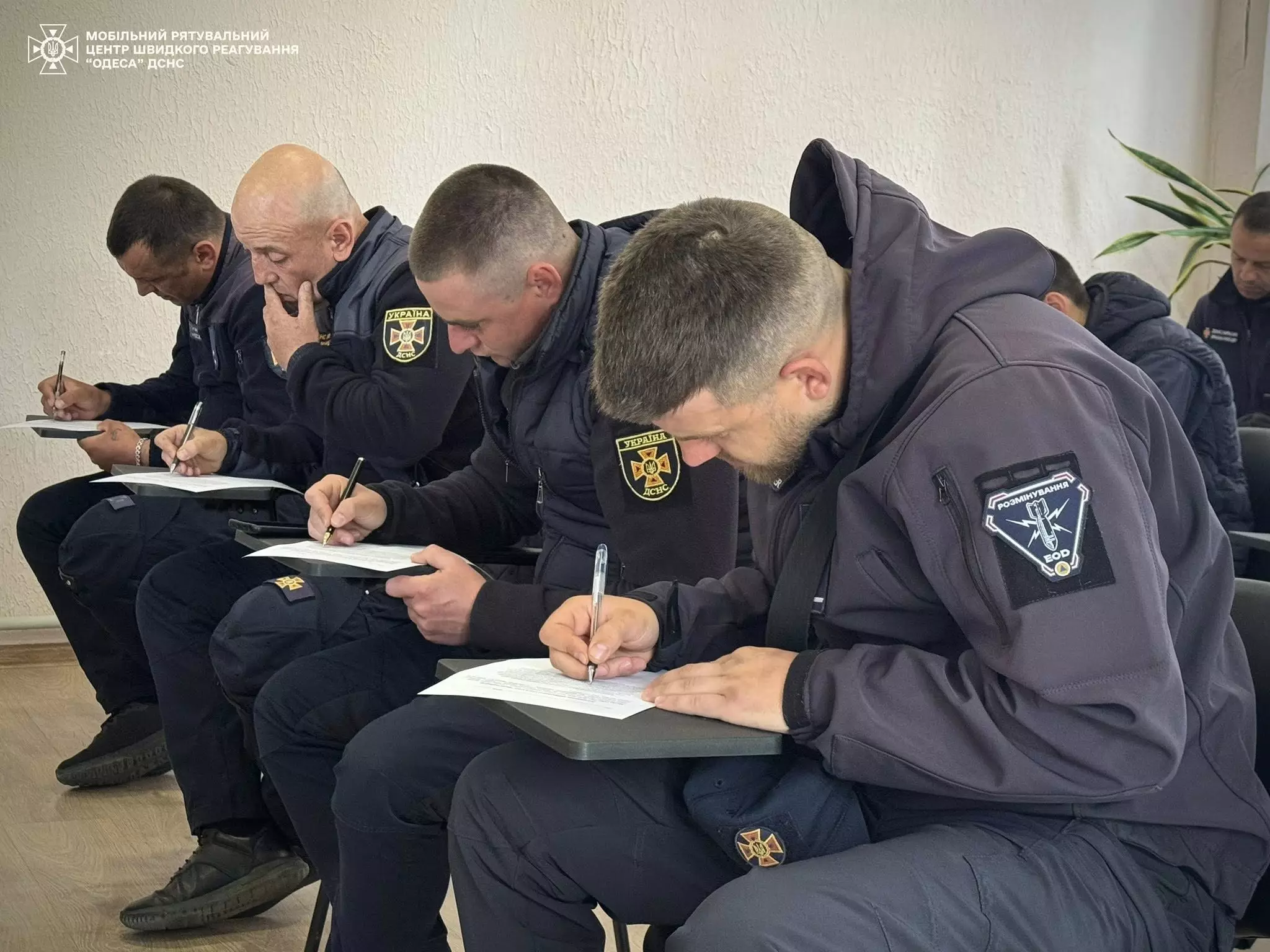 Психологиня зустрілася з піротехніками