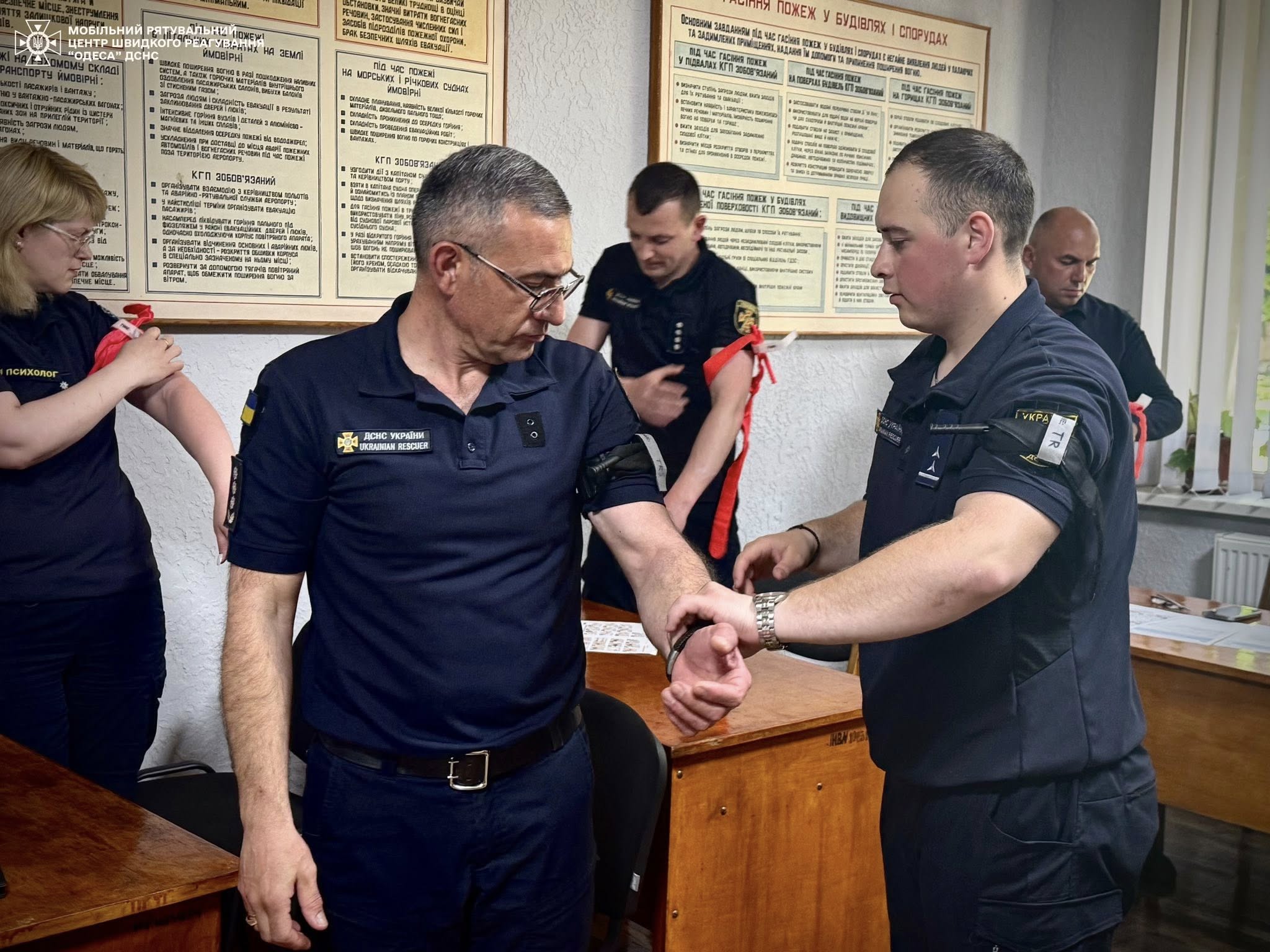 Заняття для рятувальників центру з домедичної підготовки