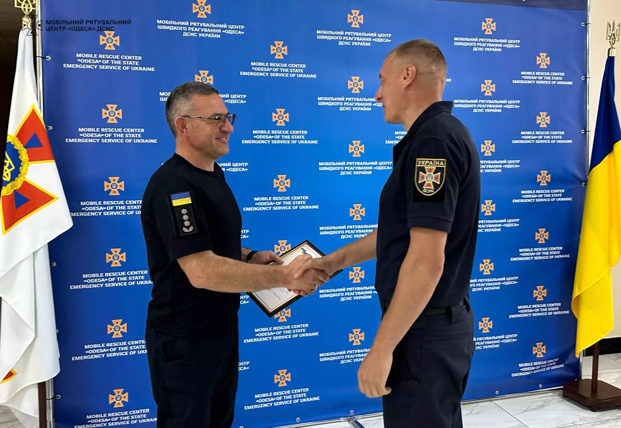 До Дня Незалежності України рятувальники центру отримали нагороди та звання